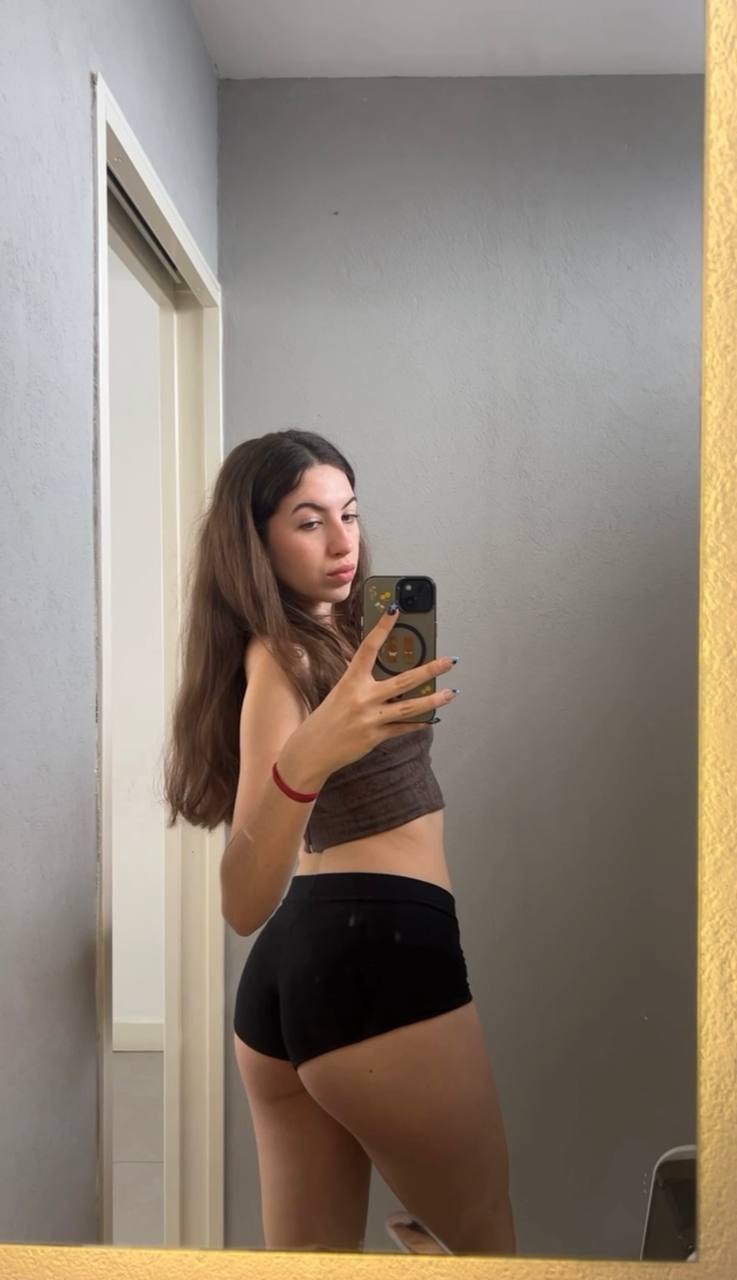 Amber in her underwear in Bhilai