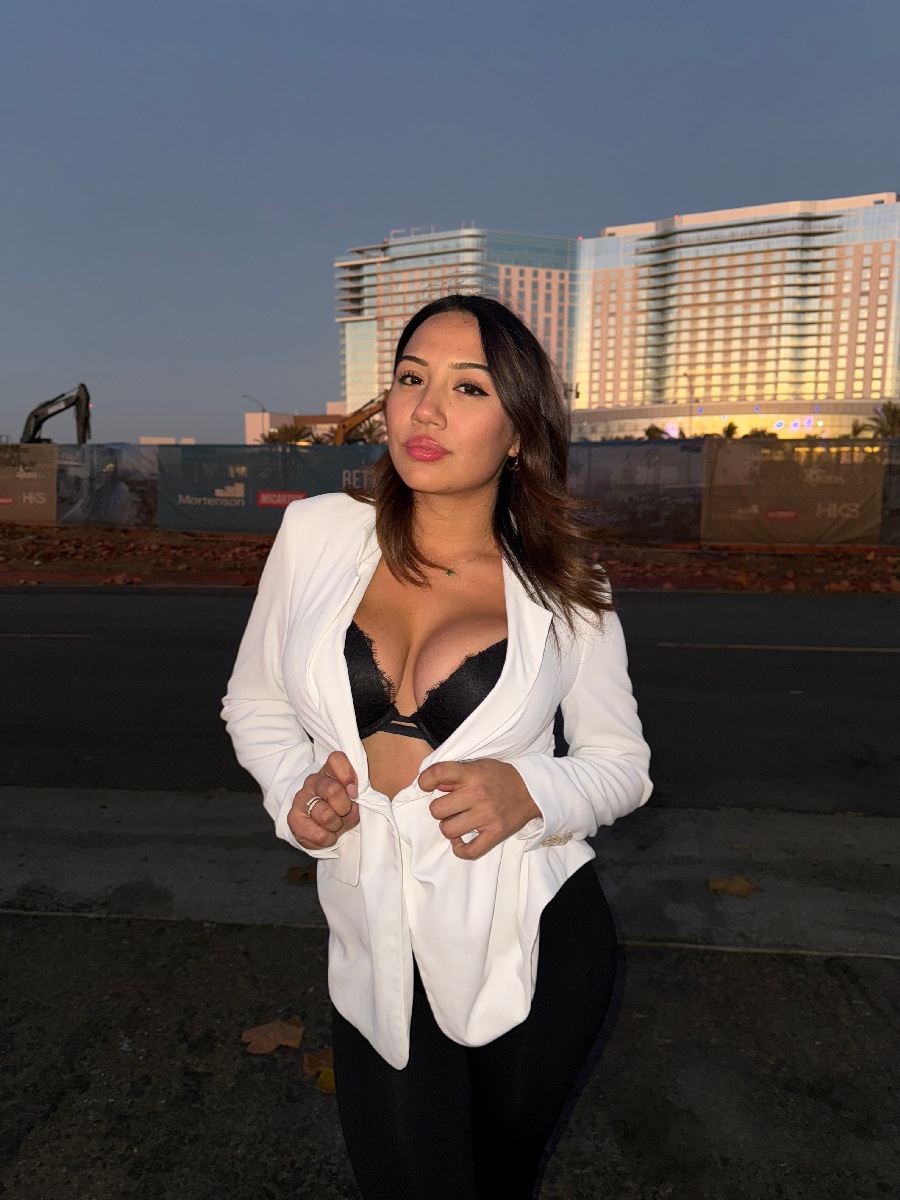 Take a pause and enjoy Ali Cruz — streaming from Bhilai