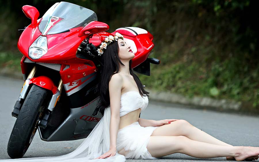 Beautiful girls and motorcycles in Bhilai