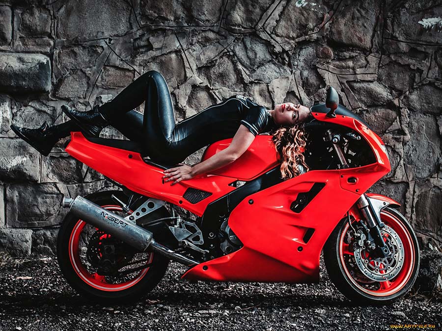 Beautiful girl Beautiful girls and motorcycles in Bhilai