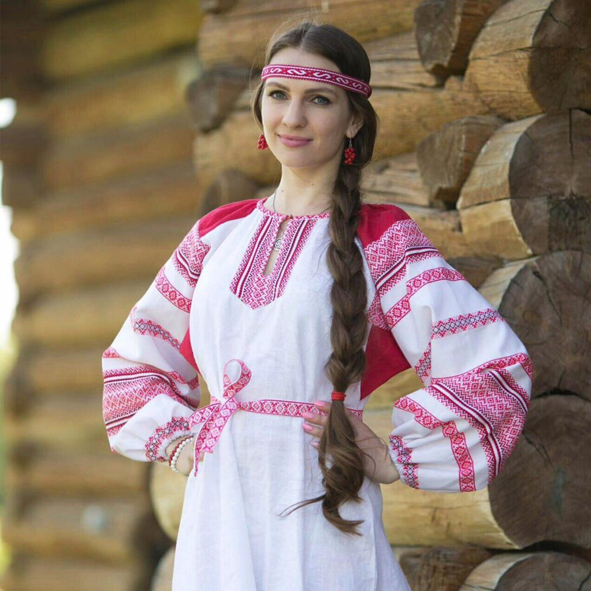 Girls in Slavic costumes in Bhilai