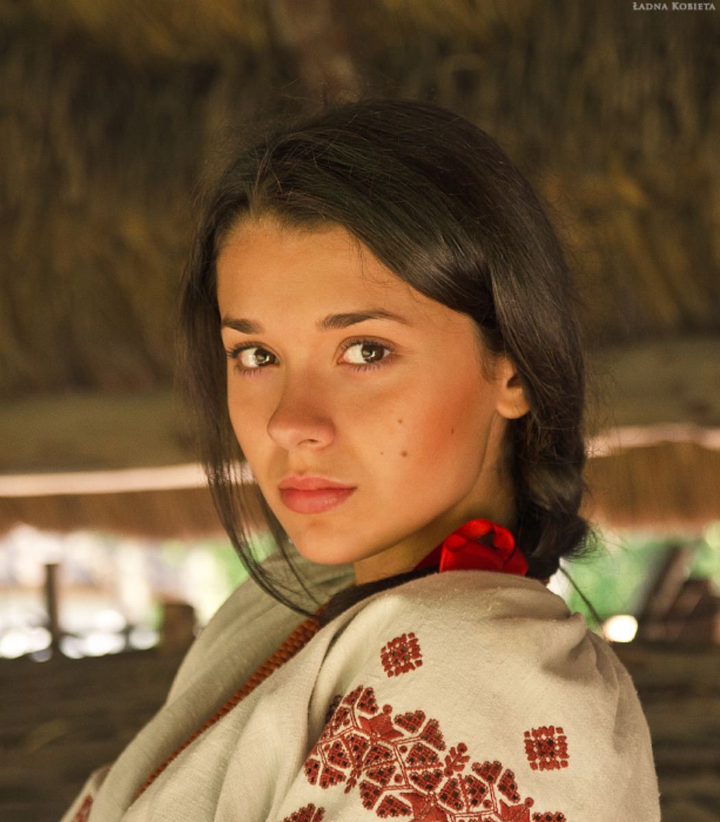Girls in Slavic costumes in Bhilai