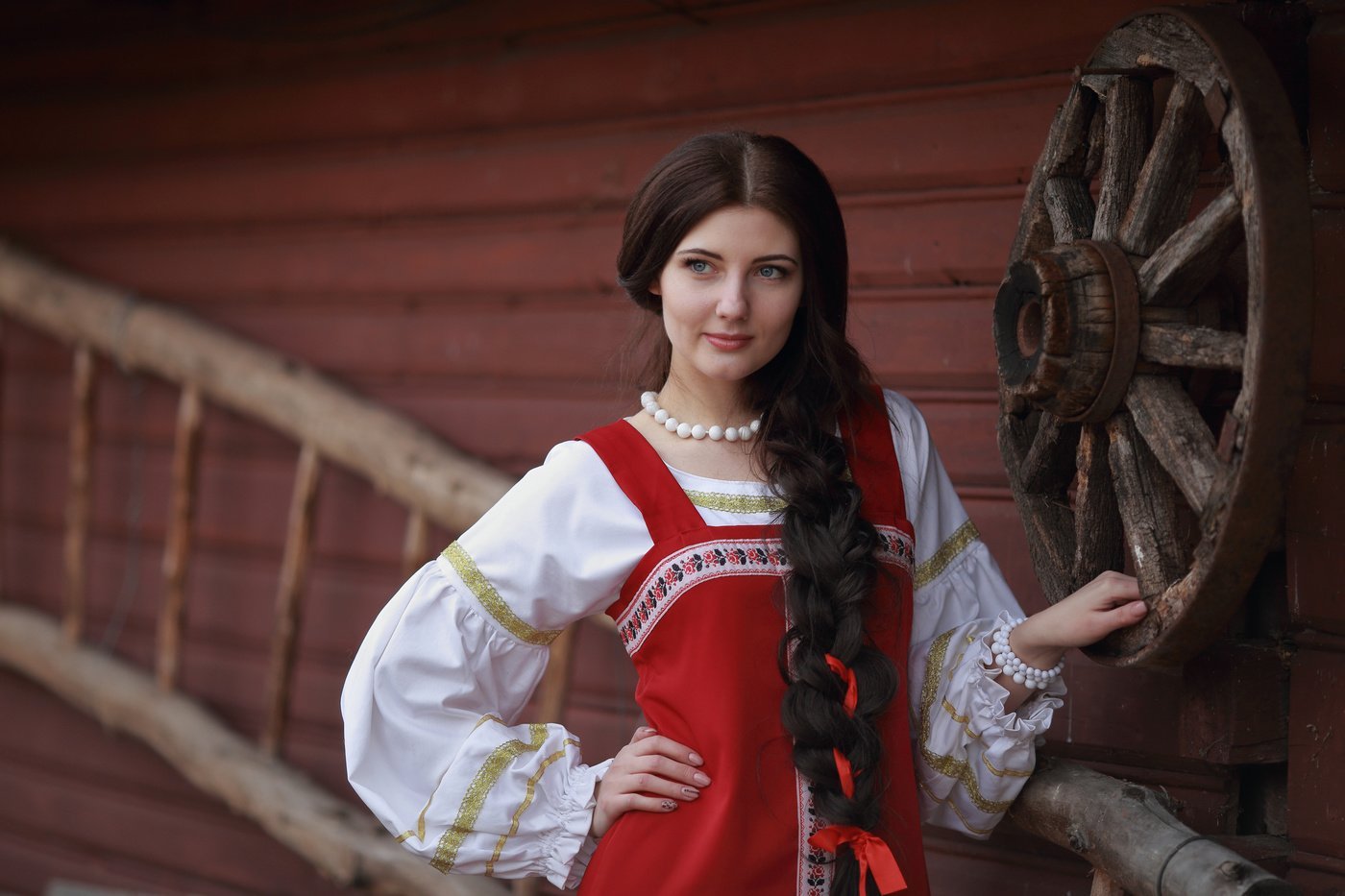 Girls in Slavic costumes in Bhilai