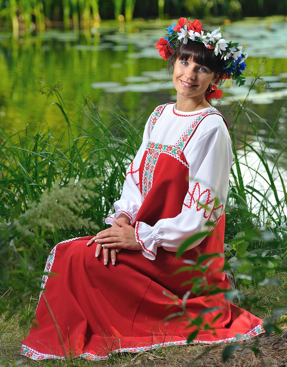 Beautiful girl Girls in Slavic costumes in Bhilai