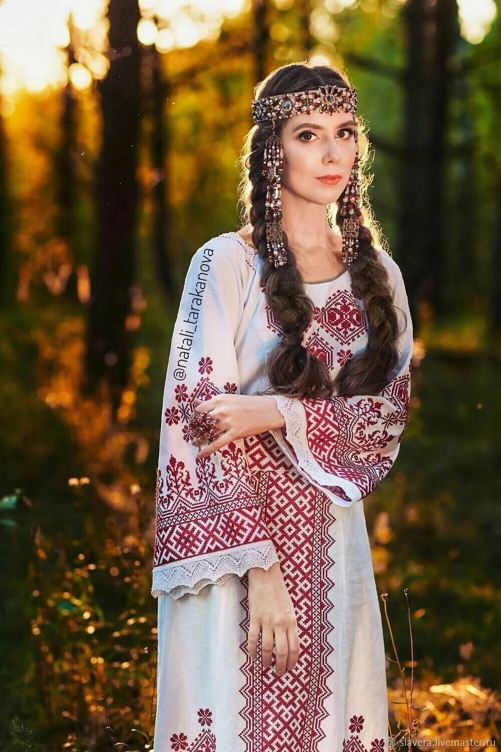 Girls in Slavic costumes in Bhilai