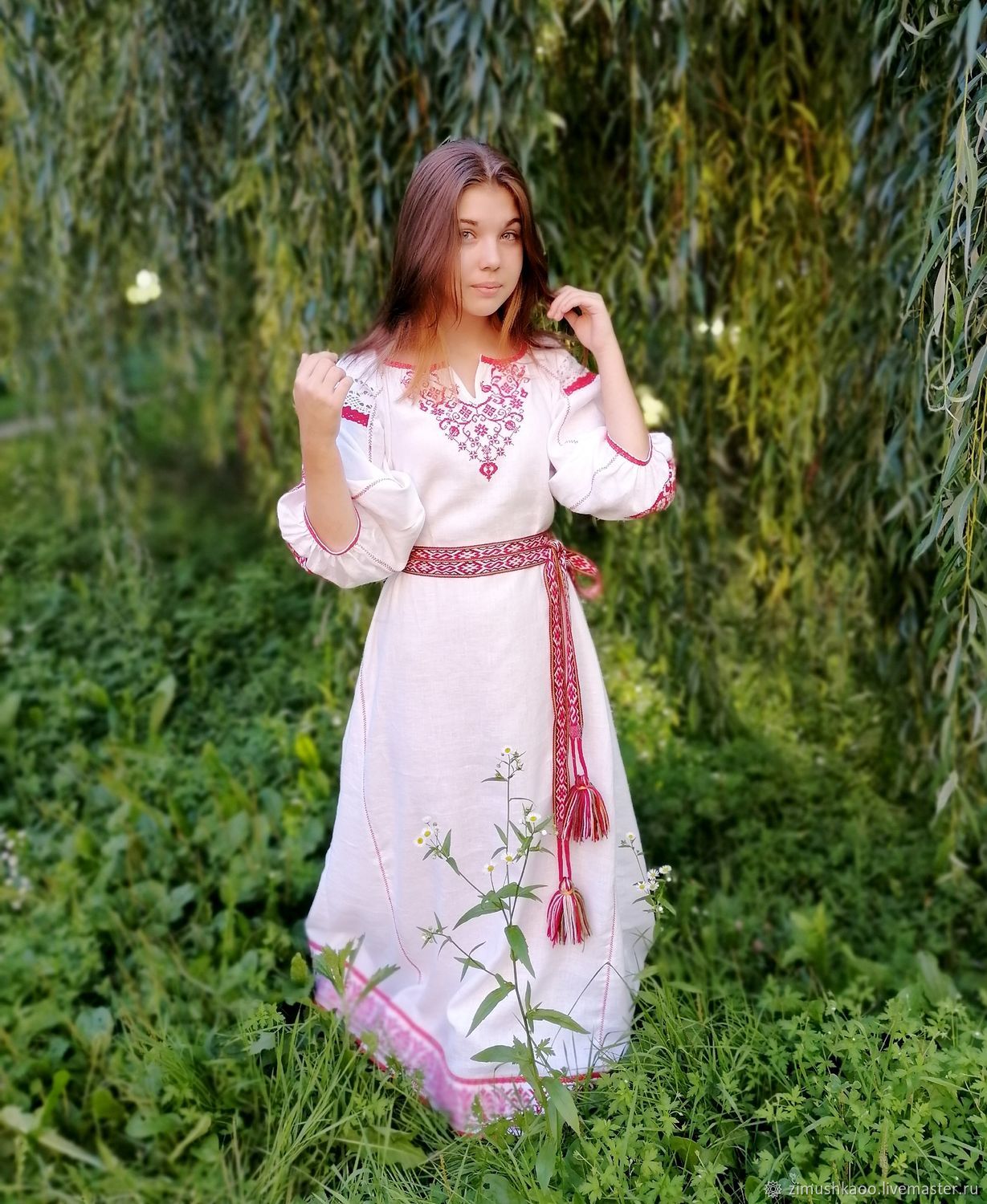 Girl Girls in Slavic costumes in Bhilai
