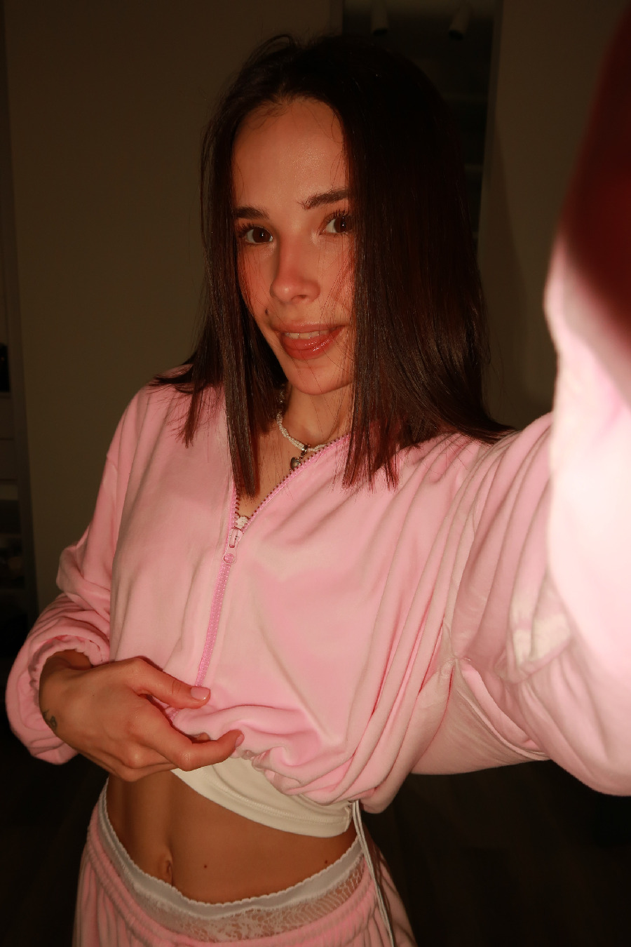 Tina brings the glow — live moments in Bhilai